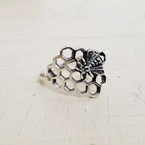 New Bee & Honeycomb Sterling Silver Ring Size 5